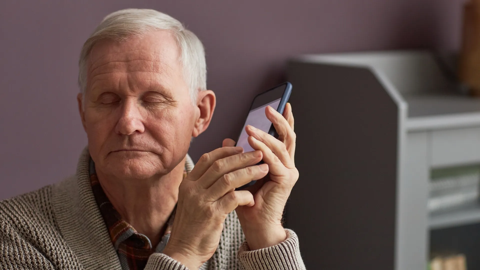 Learn why hearing loss makes phone conversations difficult and discover tools and strategies to improve clarity and communication.